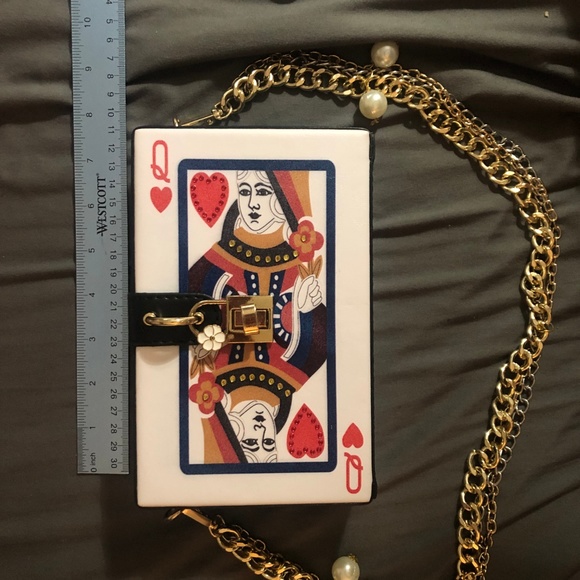 Queen of Hearts Card Purse - Picture 2 of 6